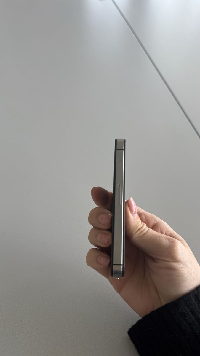 Apple Handys / Smartphones: iPhone 4  – Gebraucht aus Zürich von AliciaMiller 5