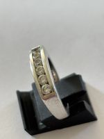 Silberring mit Zirkonia Steinen, Grösse 18 Top Zustand!
