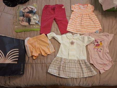 Set Mädchen Kleider, Hosen, Shirts,Schuhe 9-18 monate