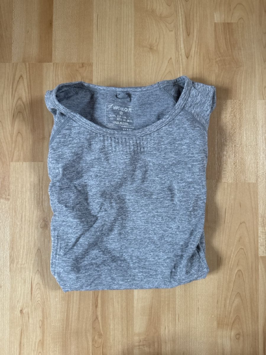 T-shirt: T-shirt sport – Usato da Bevaix venduto da jpfund
