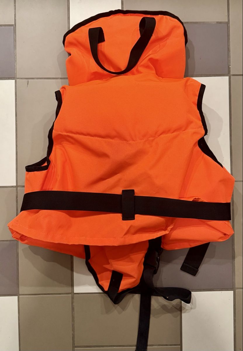 Schwimmwesten: Rettungsweste, 20-30 KG – Gebraucht aus Schlieren von kaj_xvx7 2