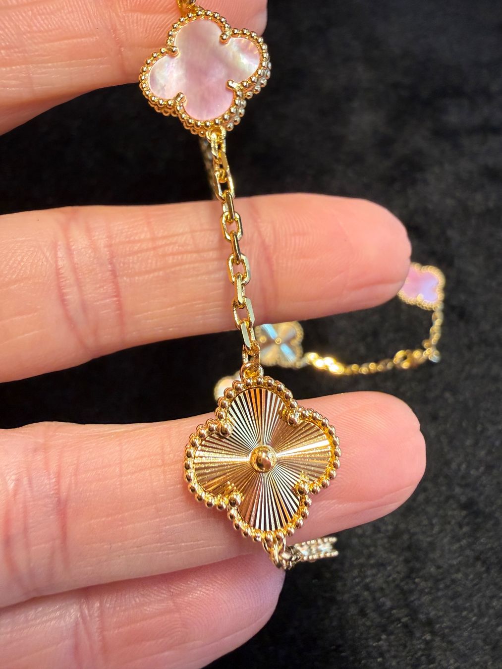 Catenine: Collier Jardin de Trèfles roses – Nuovo e nell'imballaggio originale da St-Maurice venduto da Sandrinette123 3