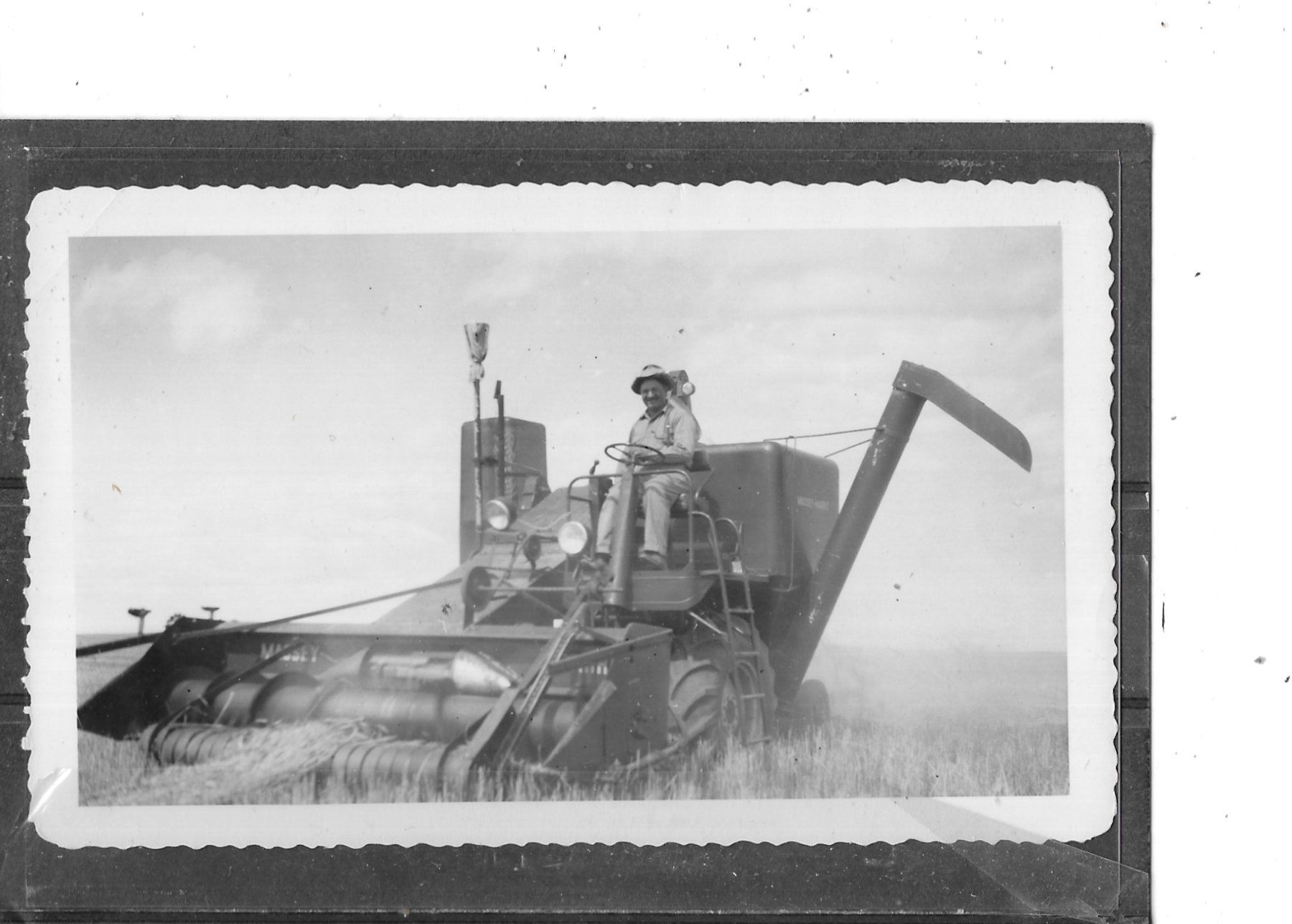 Cartoline postali: Foto Landwirtschaft Mähdrescher – Usato da Schocherswil venduto da Wilare