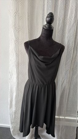 Elegantes, kleines Schwarzes Kleid, Grösse 38! ✨