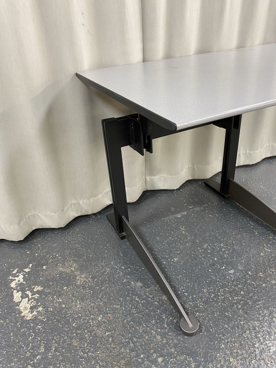 Tables: Arbeitstisch, aus der Werkstatt  – D'occasion à Hägglingen par Karin0802 2