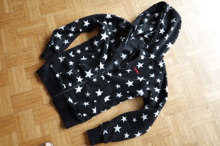 Zimtstern Fleece Jacke schwarz mit Sterne xs