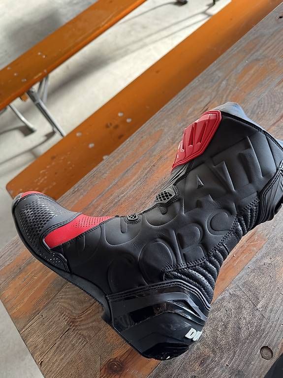 Herrenschuhe: Ducati Alpinestars Motorradstiefel  – Gebraucht aus Bubendorf von Erkam 2