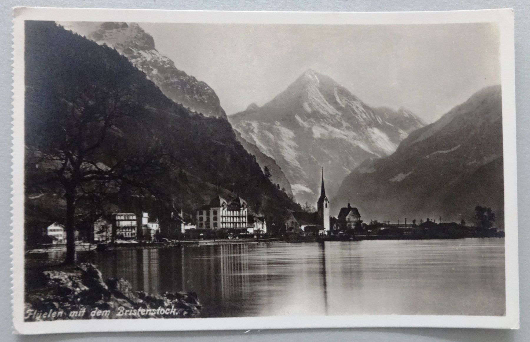 Cartoline postali: Flüelen mit dem Bristenstock – Usato da Fétigny venduto da Billy2miny