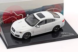 Jaguar XFR I X250 Phase II 2011-2015 weiss met. 1:43 von IXO