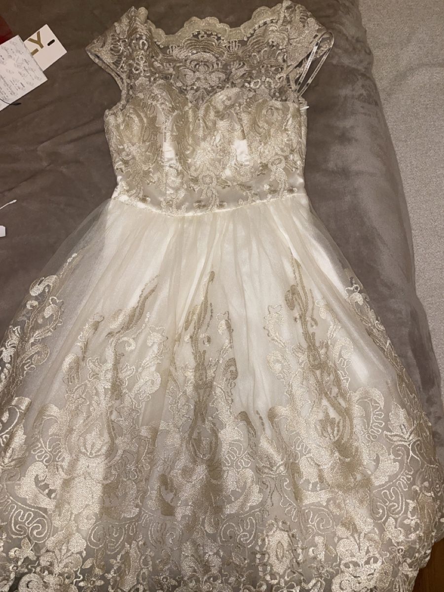 Kleider: Elegantes Spitzenkleid Gr. 36/38, cremefarben – Gebraucht aus Neuhausen von humacagman