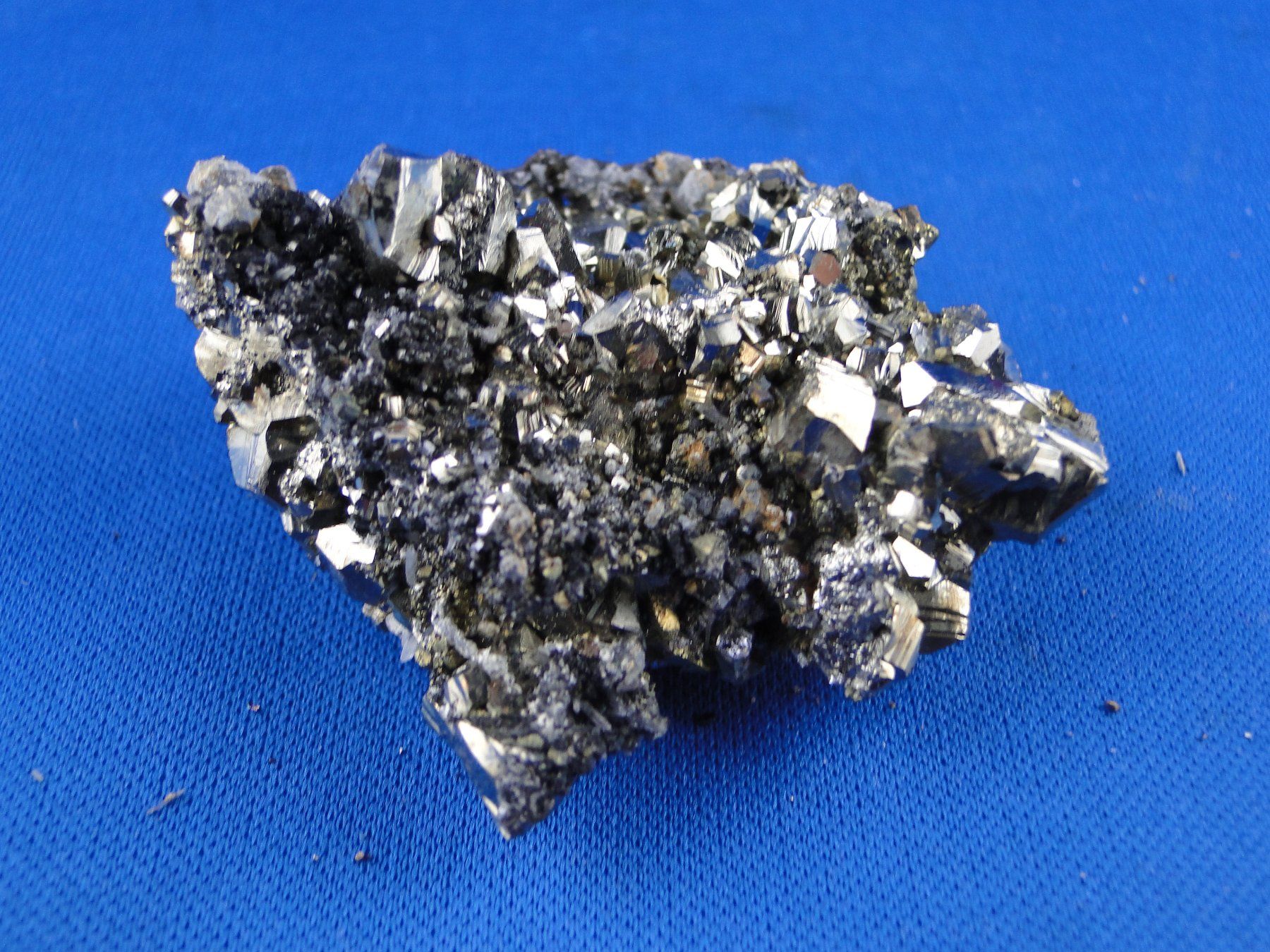 Minerali & Pietre curative: Pyrit-Schwimmer – Usato da Schinznach Bad venduto da Demerald 2