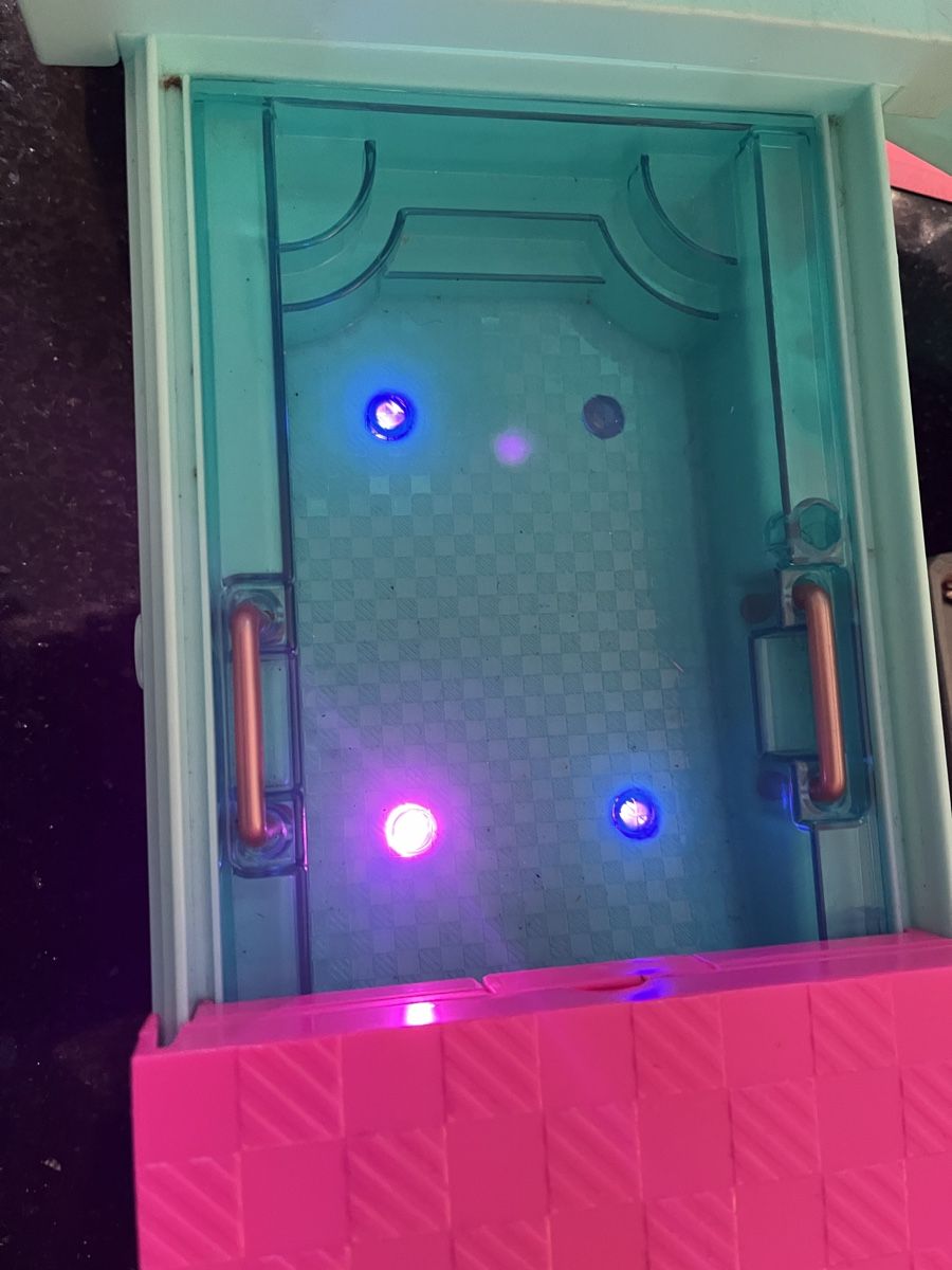 Spielzeuge: LOL Surprise Glamper / Camper / Wohnmobile gross – Gebraucht aus Aarberg von Jakaro 2