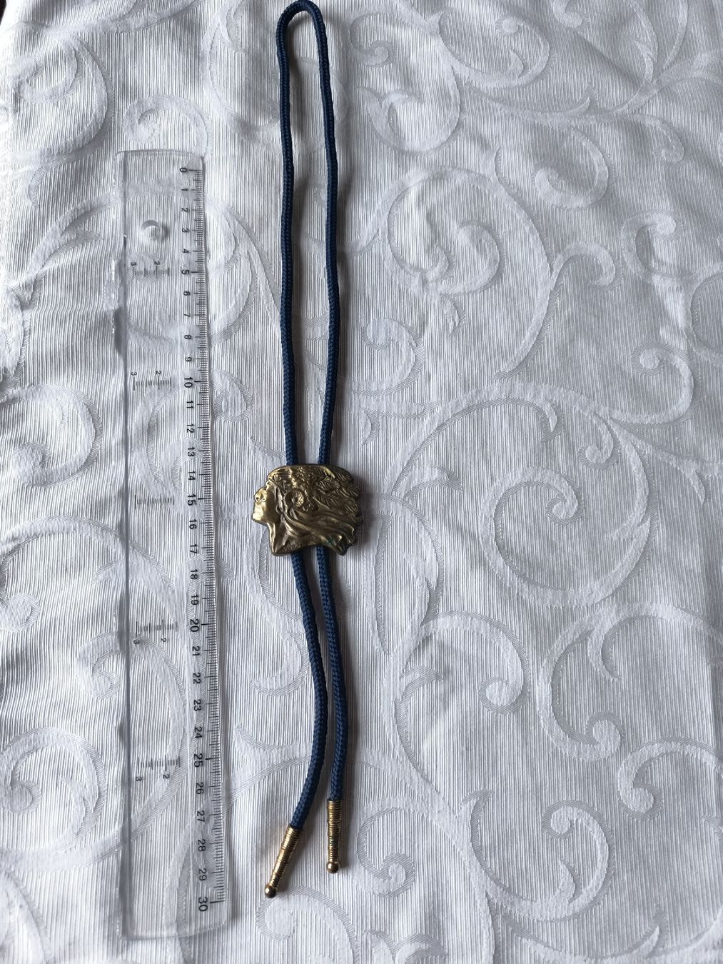 Catenine: Ältere nativ Indianer Bolo tie – Usato da Schaffhausen venduto da gab_v5qf 1