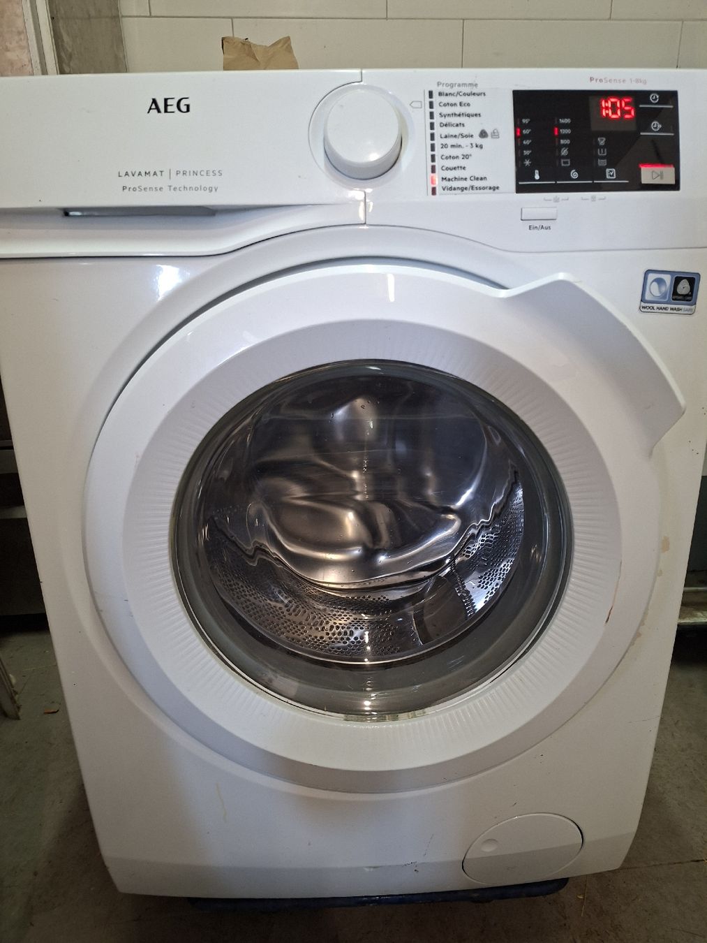 AEG Waschmaschinen: Lave-linge AEG Lavamat Princess – Gebraucht aus Matran von Liptec750