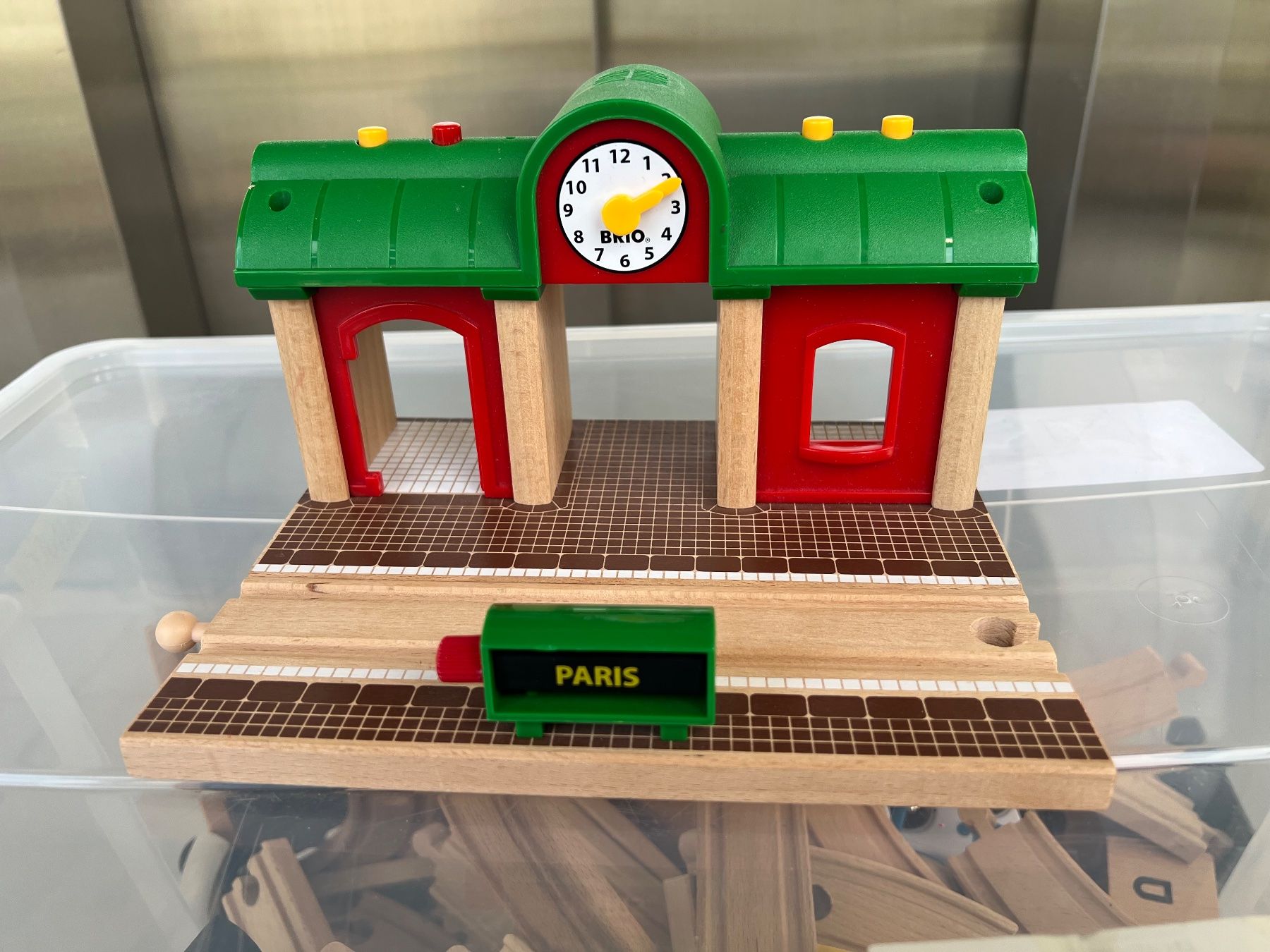 Brio Giocattoli: Grosse Kiste mit Brio-Bahnen-Teilen – Usato da Binningen venduto da noa_9wfx 2
