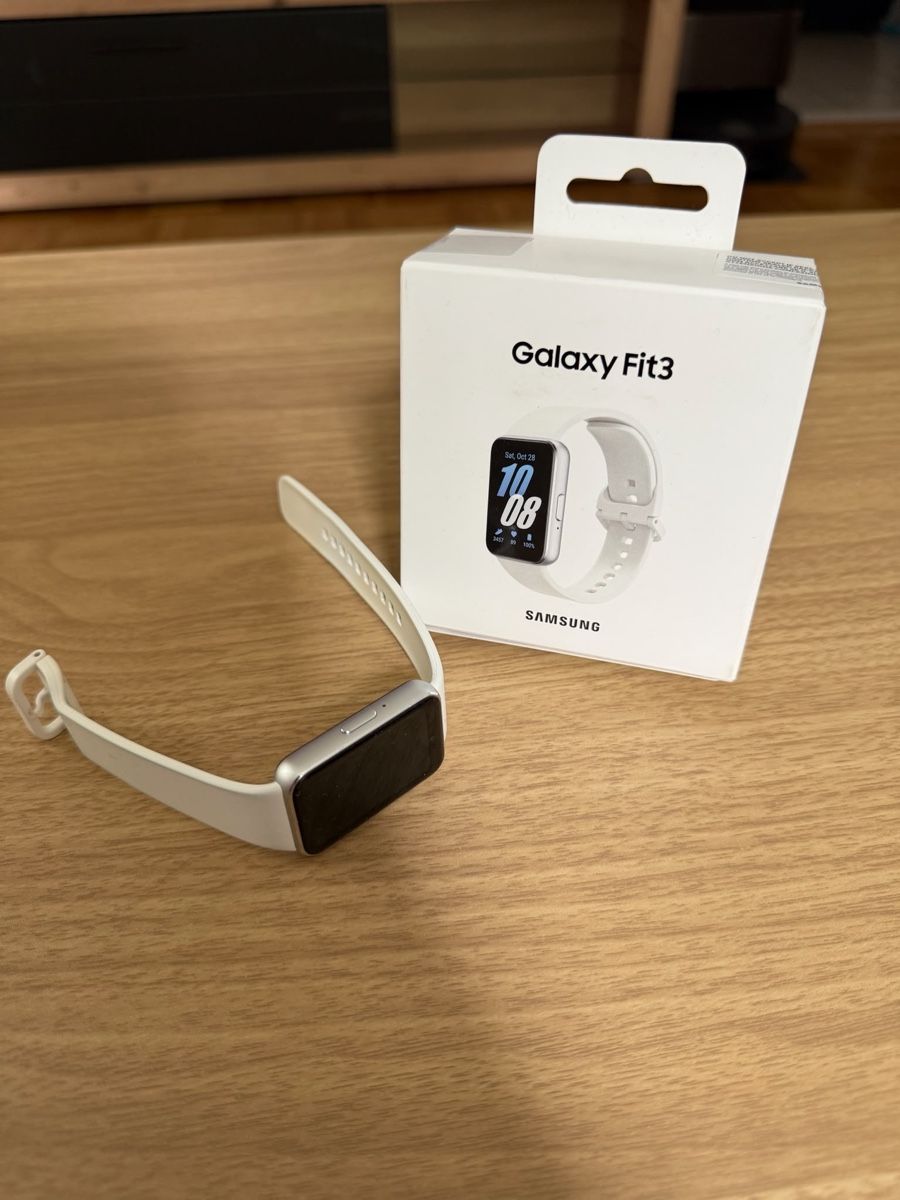 Samsung Telefoni cellulari / Smartphones: Bundle Samsung Galaxy S25 - SmartTag2 - Galaxy Fit3 – Usato da Biel-Bienne venduto da tra_6ggn 6
