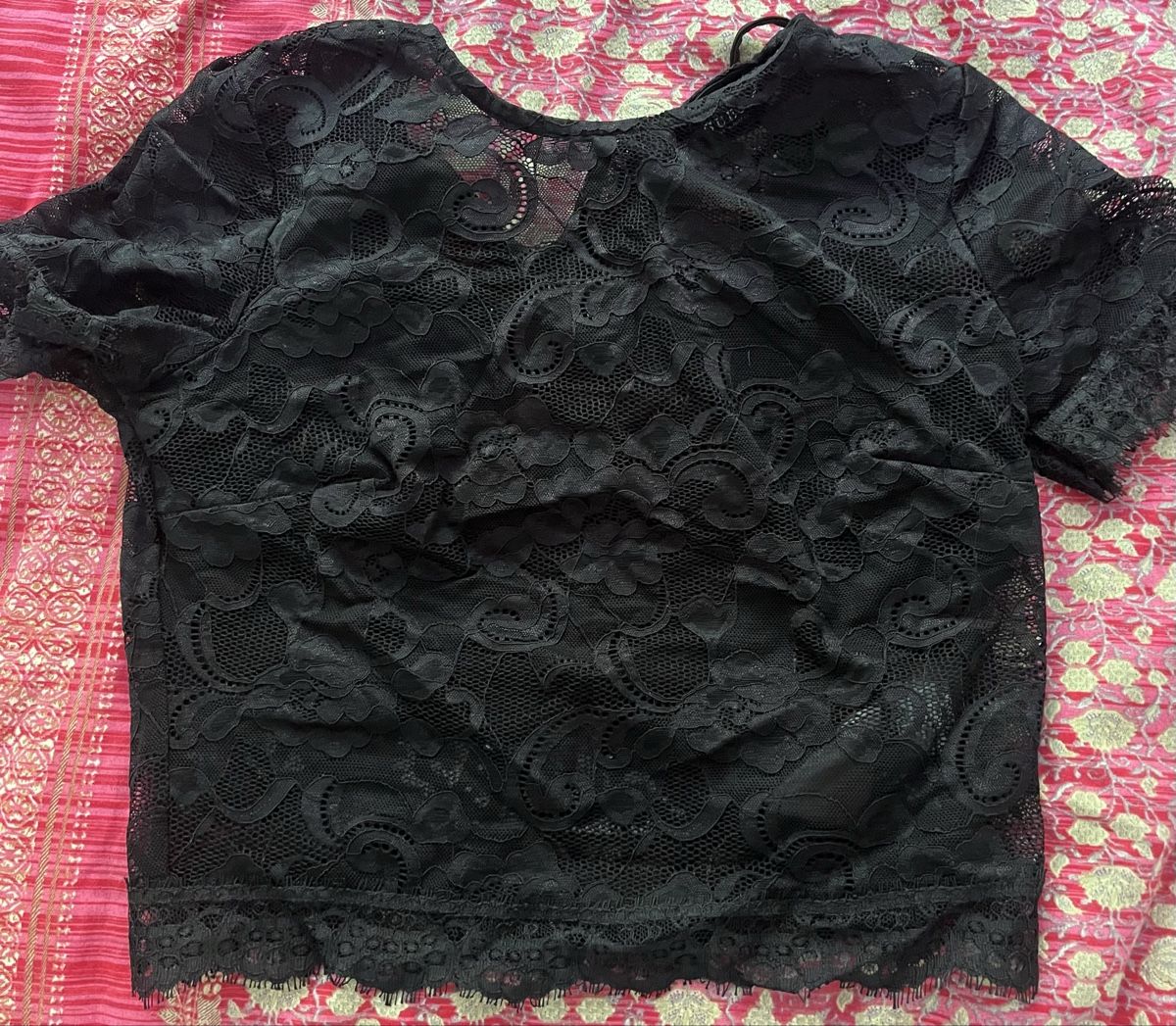 Guess Top: Schwarzes Spitzenoberteil, Grösse S mit unter Top – Nuovo (secondo la descrizione) da Baden venduto da Sandra148 3