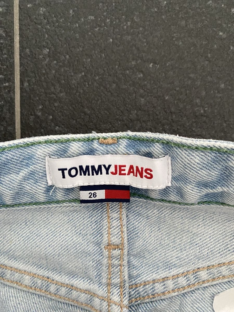 Tommy Hilfiger Jeans: Tommy Hilfiger Shorts  – Nuovo (secondo la descrizione) da Lützelflüh-Goldb venduto da flu_q9tg 1