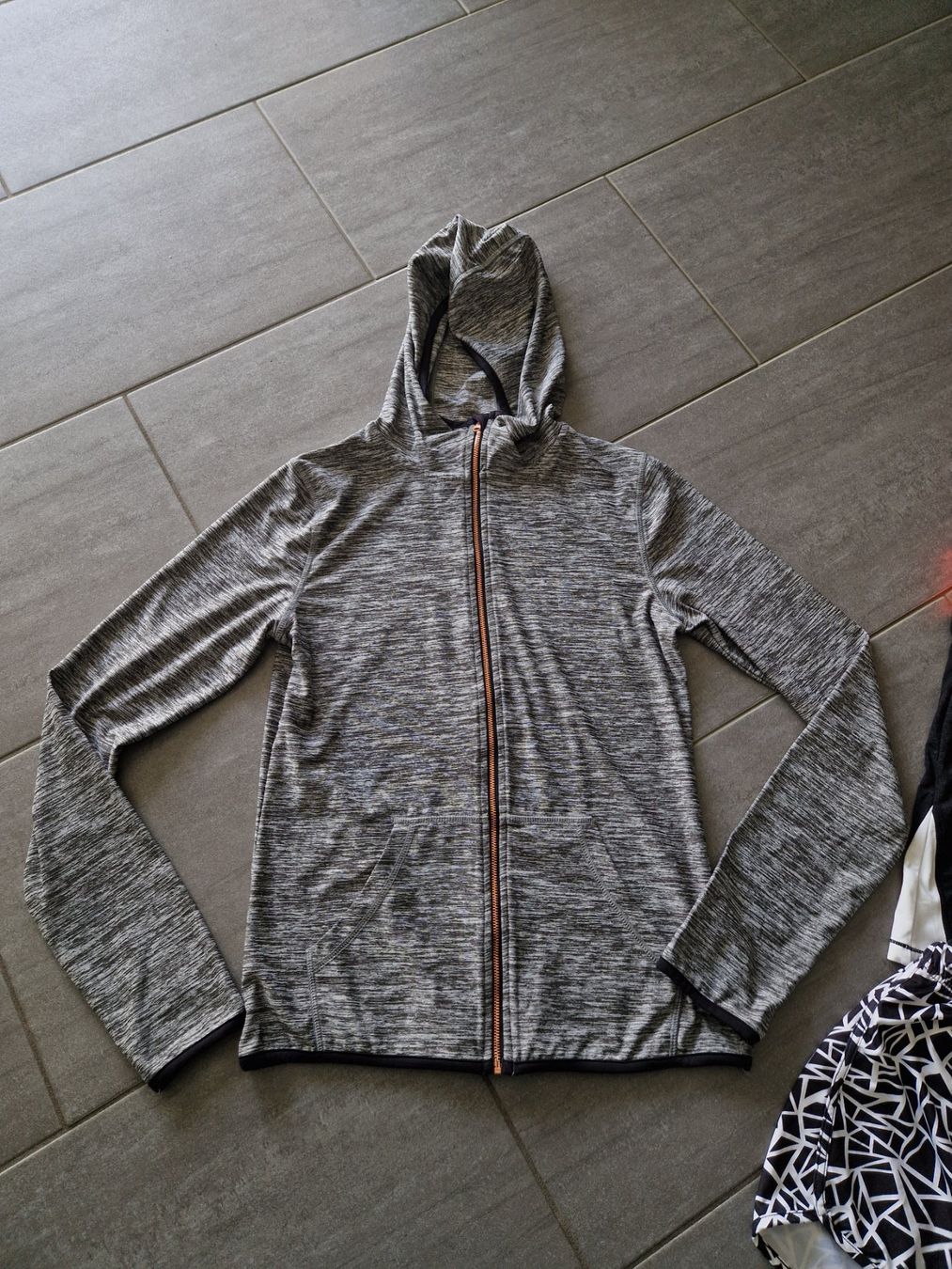 Lotti & Set di vestiti: Sport Kleiderpaket Gr. 158/164 – Usato da Mezzovico venduto da maemy 1