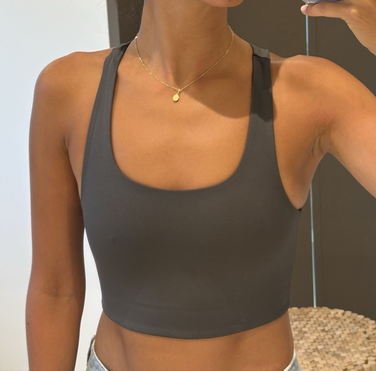 Tops: Very comfortable grey workout top  – D'occasion à La Conversion par chi_td5v