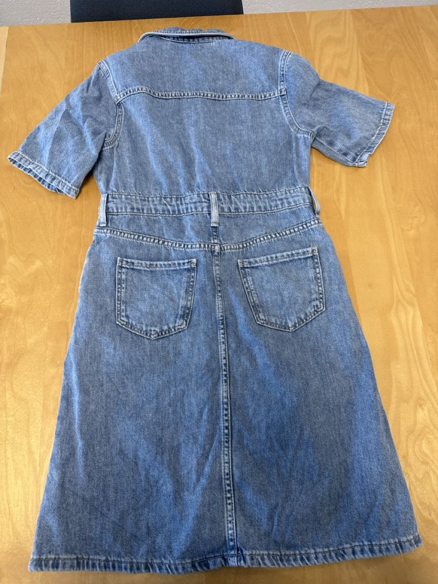 H&M Kleiderpakete & -sets: Jeanskleid und Jeansrock 134 – Gebraucht aus Schmerikon von BiancaM03 2