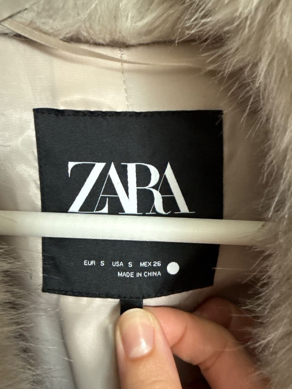 Zara Jacken: Faux fur jacket ZARA – Gebraucht aus Wilen b. Wollerau von Nataly_ 1