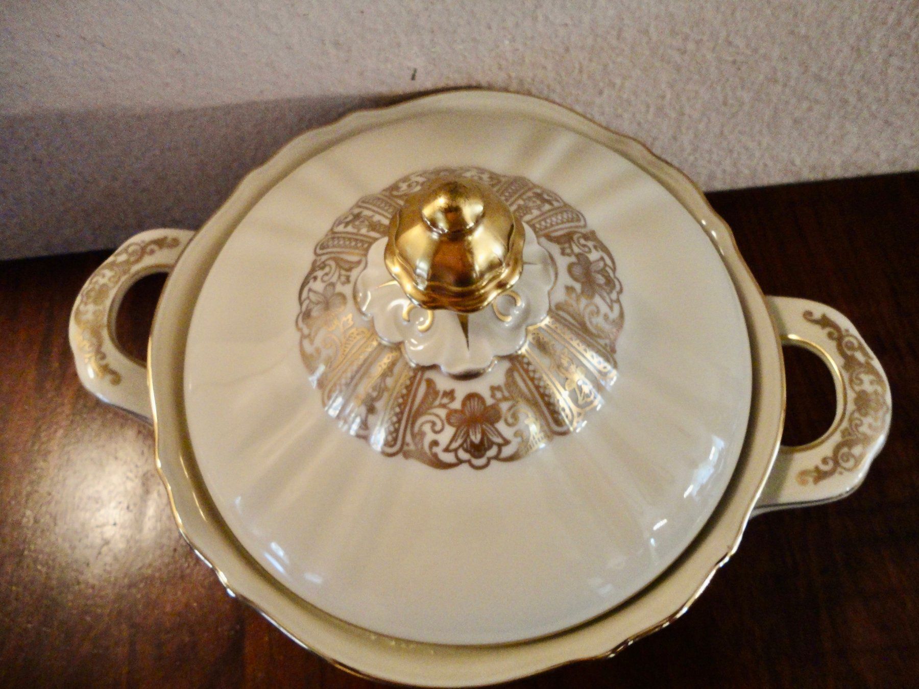 Ciotole: Terrine mit Deckel. – Usato da Wädenswil venduto da FILI10 1