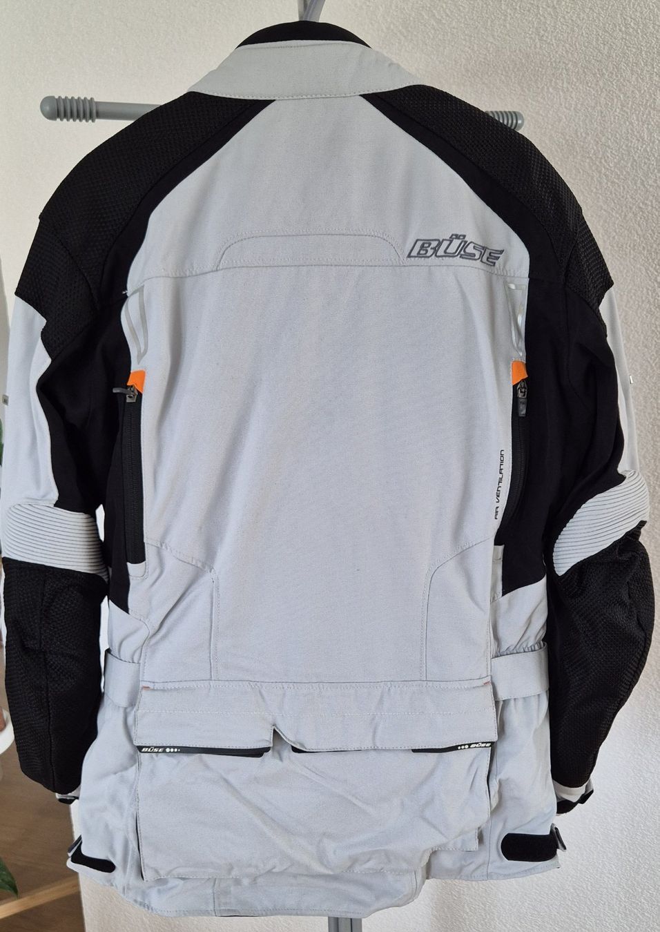 Jacken: Büse Motorradjacke Damen hellgrau Grösse 40 – Gebraucht aus Wil SG von lug8lu 1