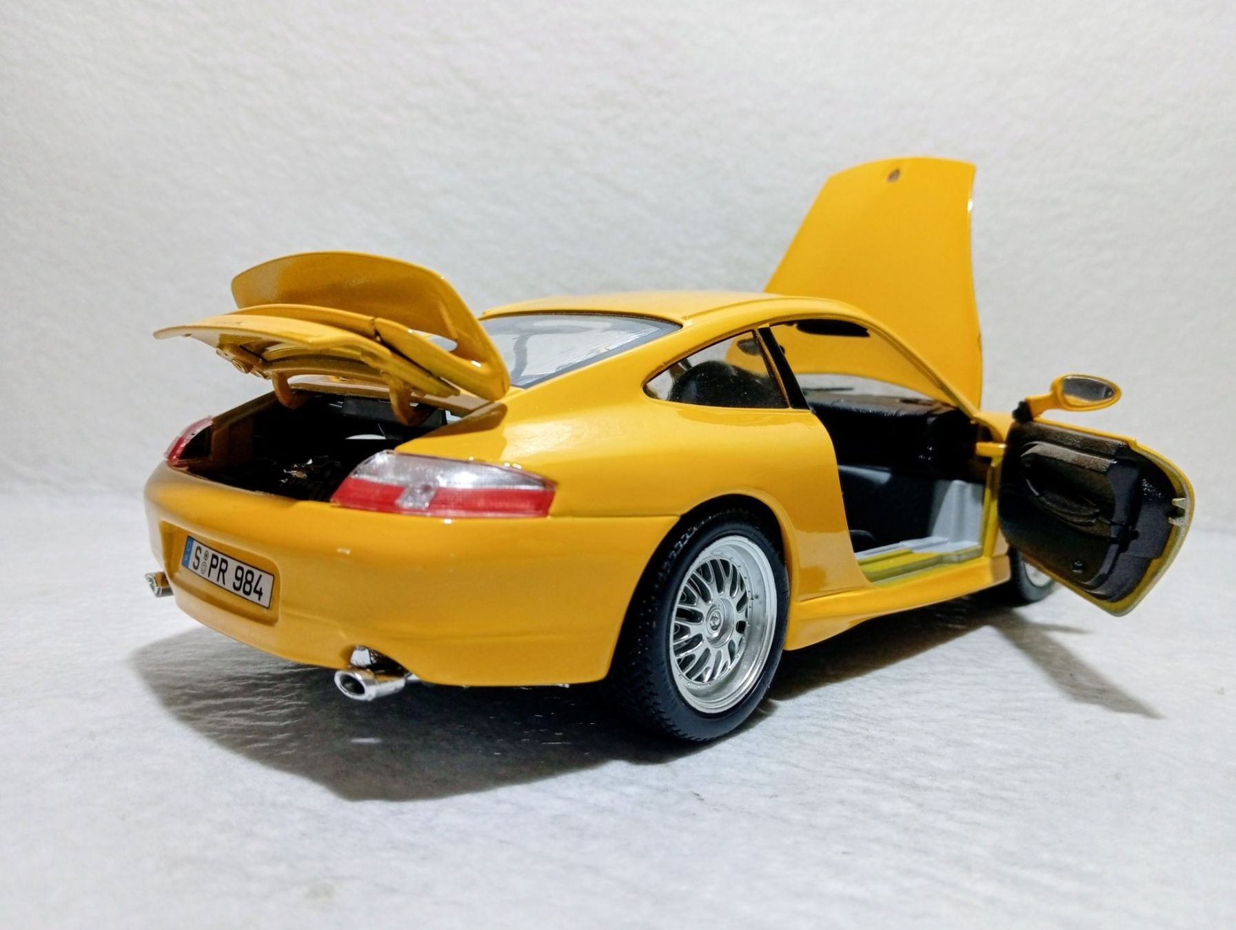 Bburago Modellautos: Porsche Carrera 911  GT3   1987 – Neu (gemäss Beschreibung) aus Huttwil von Secondtrain 5