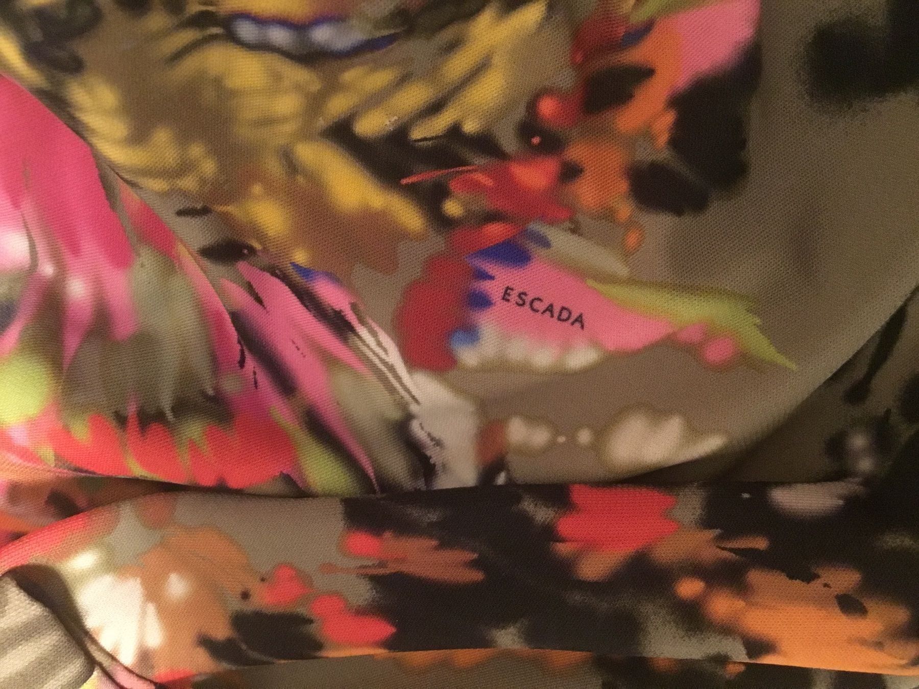 Escada Kleider: Escada multi color dress 40 – Gebraucht aus Basel von 18Inspiration 5