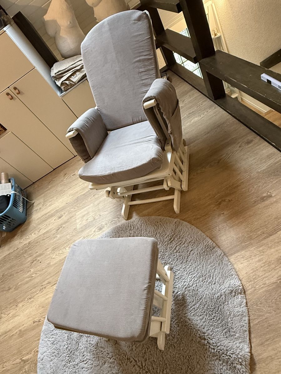 Poltrone: Stillstuhl mit Hocker, guter Zustand, Grau – Usato da Kirchleerau venduto da h_andle 1