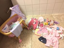Baby Born mit viel Zubehör