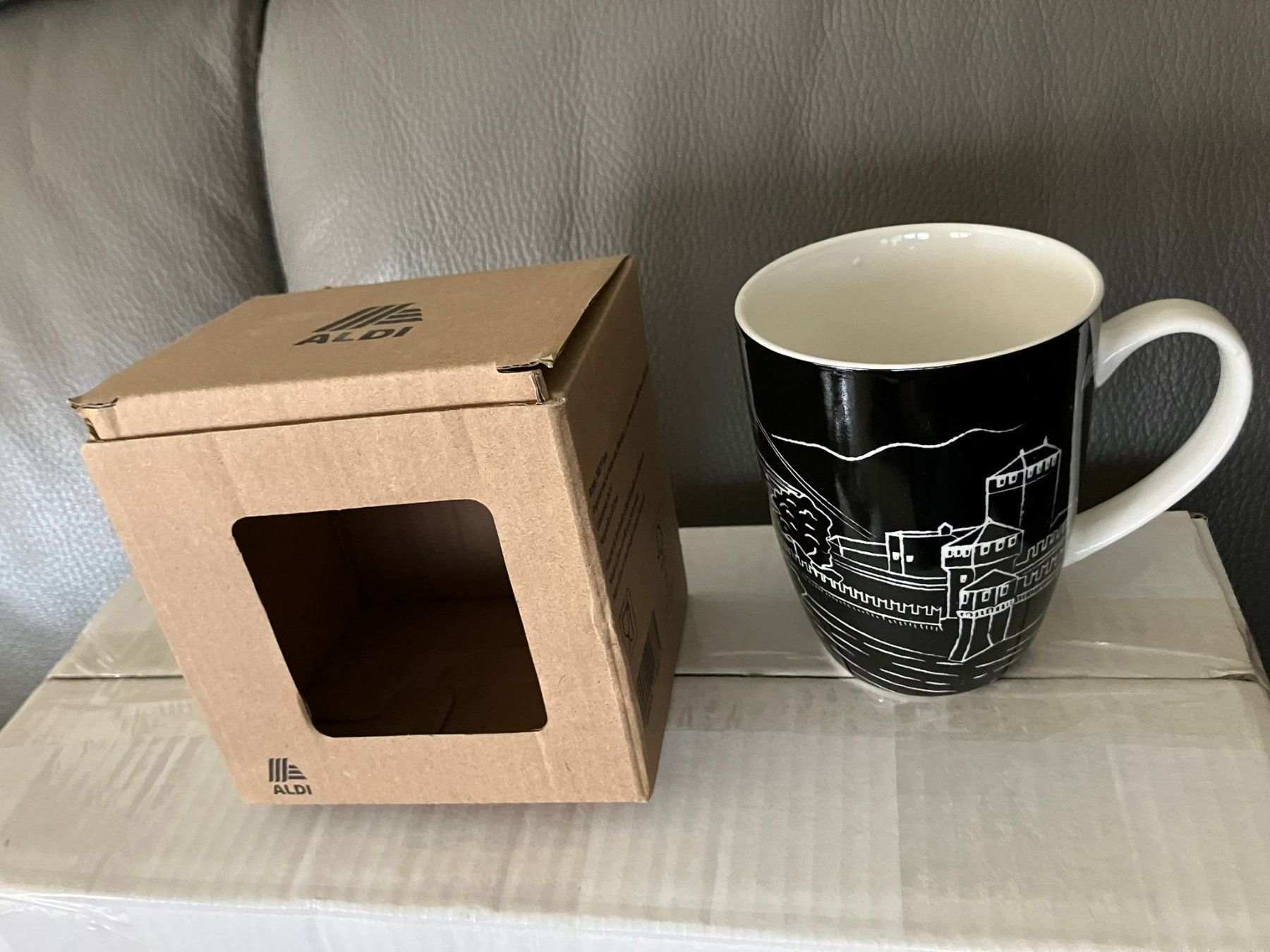 Tazze: Tazza da tè bianconera Aldi – Nuovo e nell'imballaggio originale da Melano venduto da H-Sara