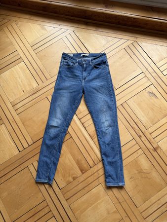 Levi's Premium Jeans, Gr. 28, Top Zustand