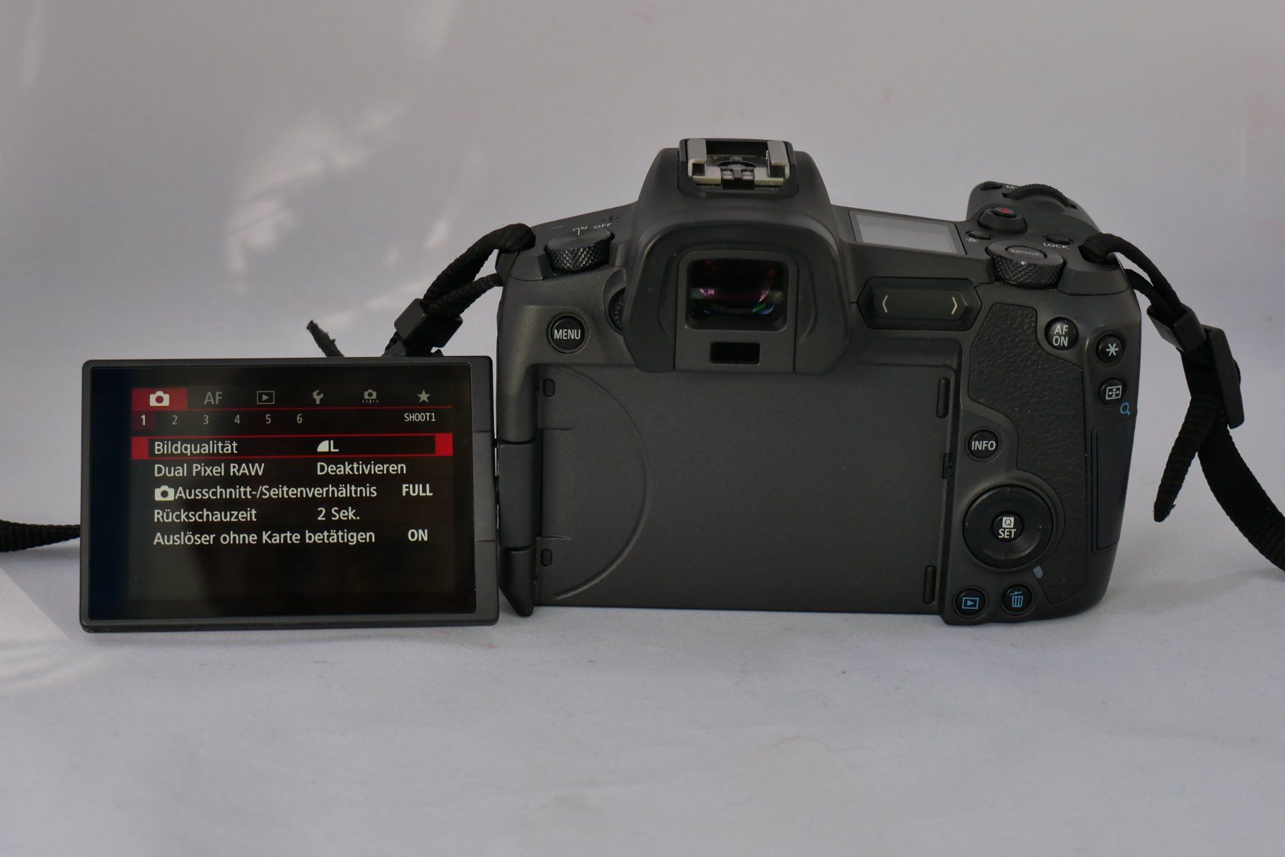 Canon Appareil photo: Canon EOS R in Top Zustand – Neuf (Voir description) à Trimmis par Marli1 2