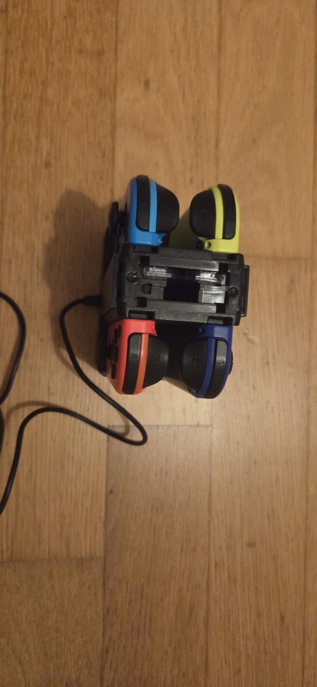 Nintendo Console: Nintendo Switch mit viel Zubehör – Usato da Hüntwangen venduto da Baileyn 6