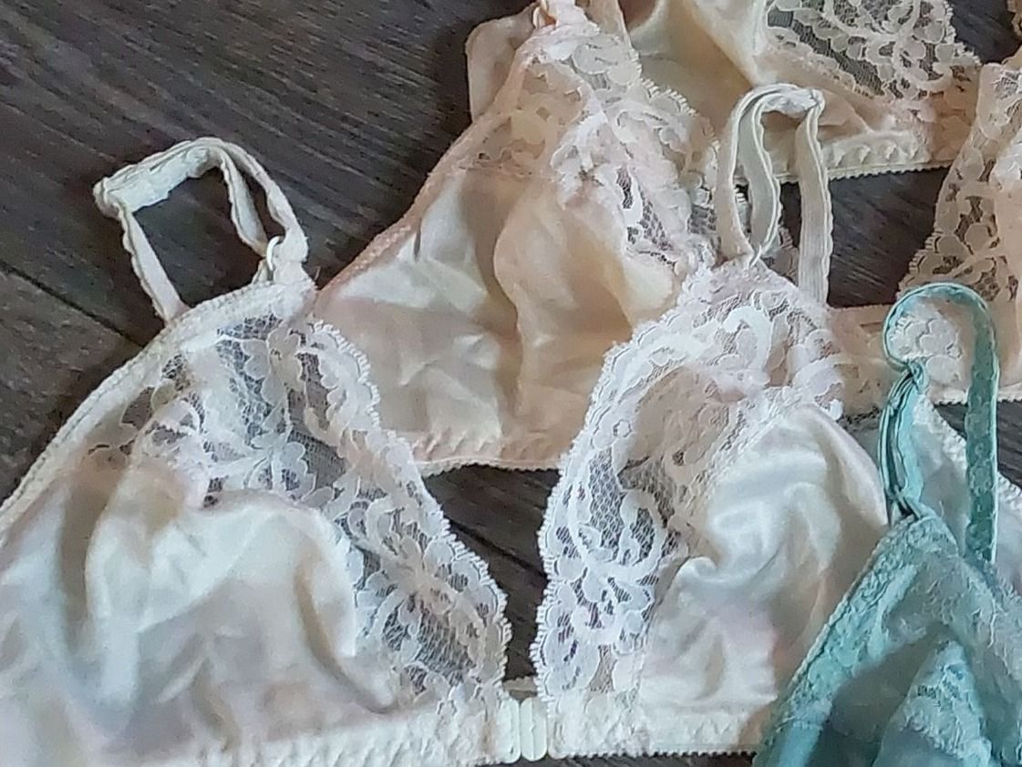 Sonstige Unterwäsche: 5er Set Damen BHs Spitze vers. Farben Grösse S – Gebraucht aus Gwatt (Thun) von Letzte-Chance-III