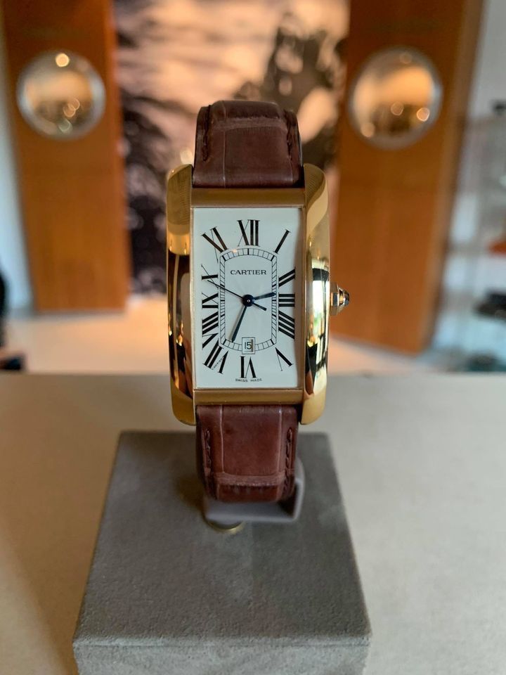 Cartier Uhren: CARTIER TANK AMERICAN  XL – Neu und originalverpackt aus Triesen von hor_6kx9