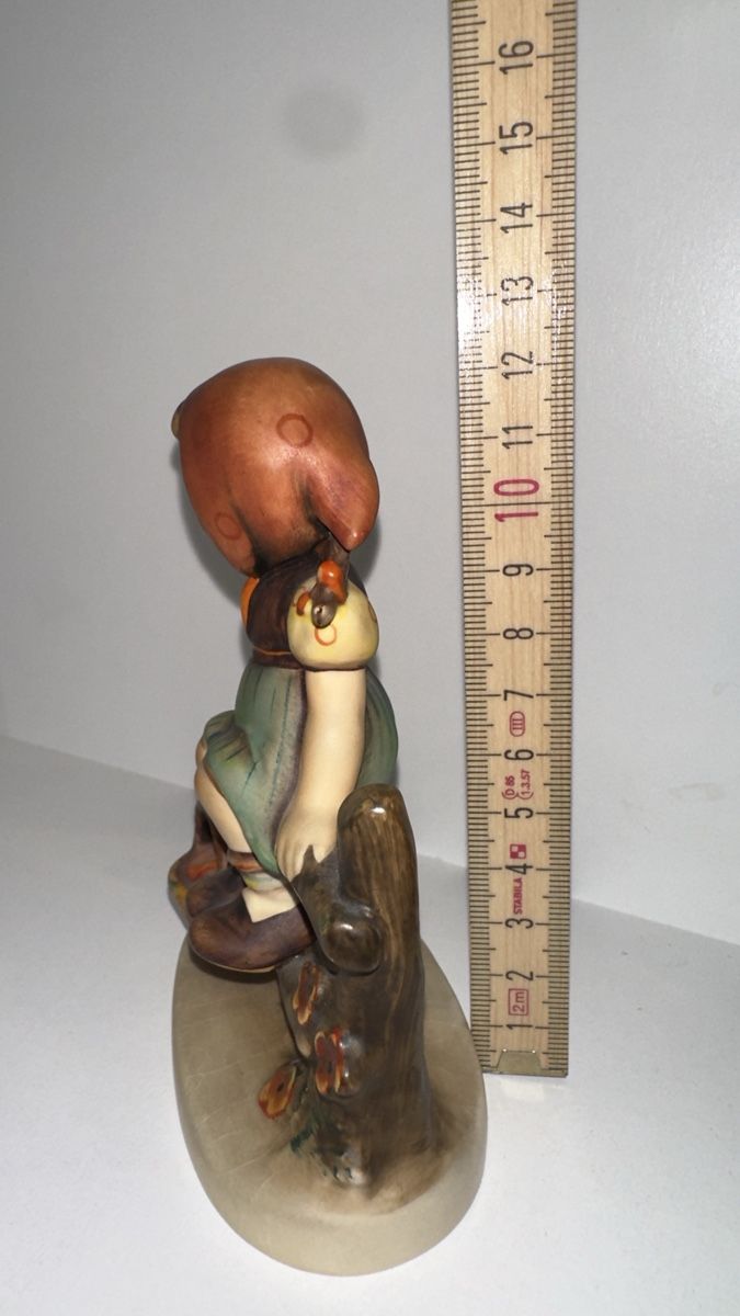 Hummel Statuette: Hummel Figur 112/1 Mutter‘s Liebste – Usato da Brig venduto da Invert 4