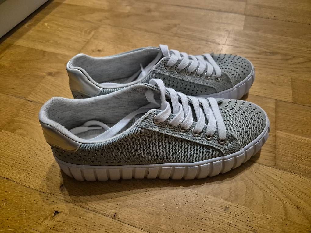 Scarpe da donna: Schuhpaket Grösse 39 – Usato da Schliern b. Köniz venduto da elf2011