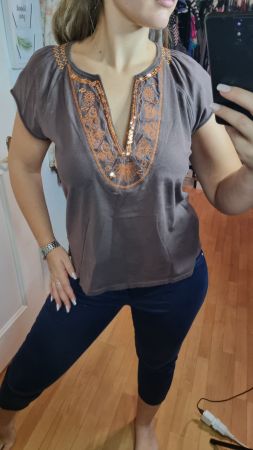 Schönes La Redoute Shirt Gr. 44 Stickerei Pailletten braun