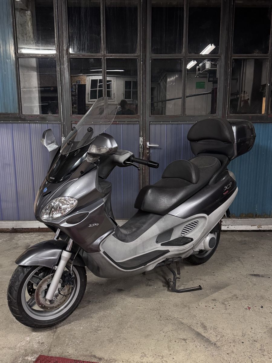 Piaggio Scooter: Piaggio X9 250 – Usato da Mühlethurnen venduto da Schmidts