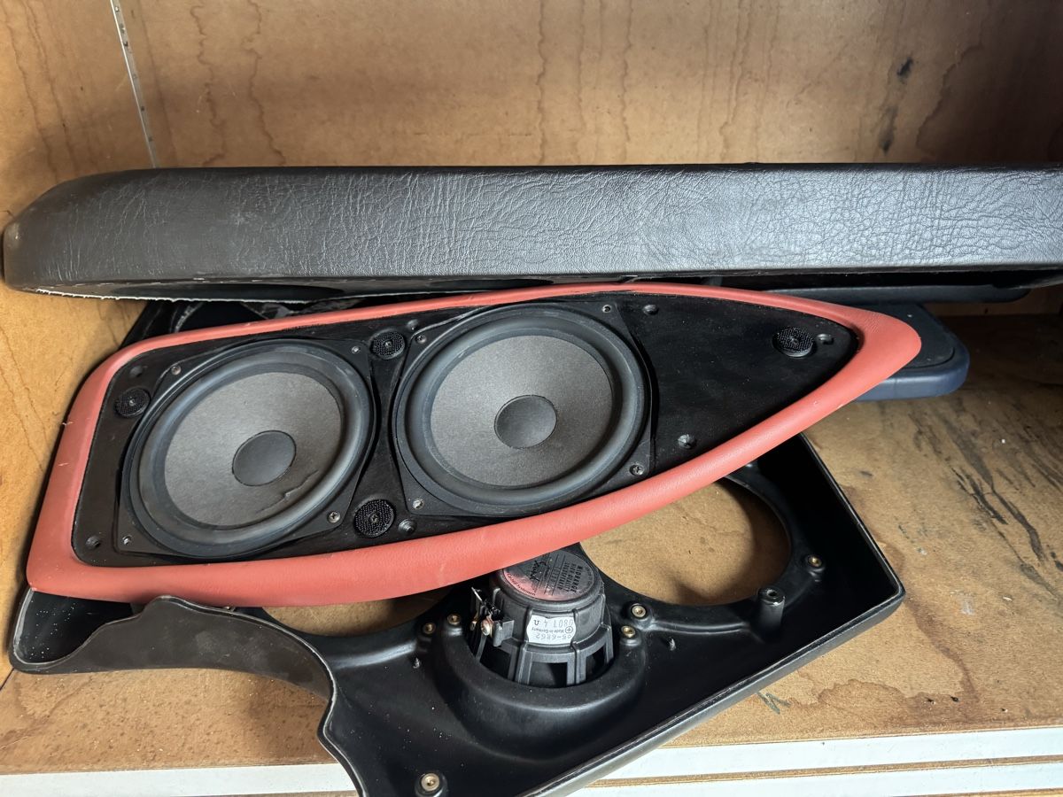 Radio: Diverse Hutablagen und Doorboards  – Nuovo (secondo la descrizione) da St. Gallen venduto da RC-Liq 9