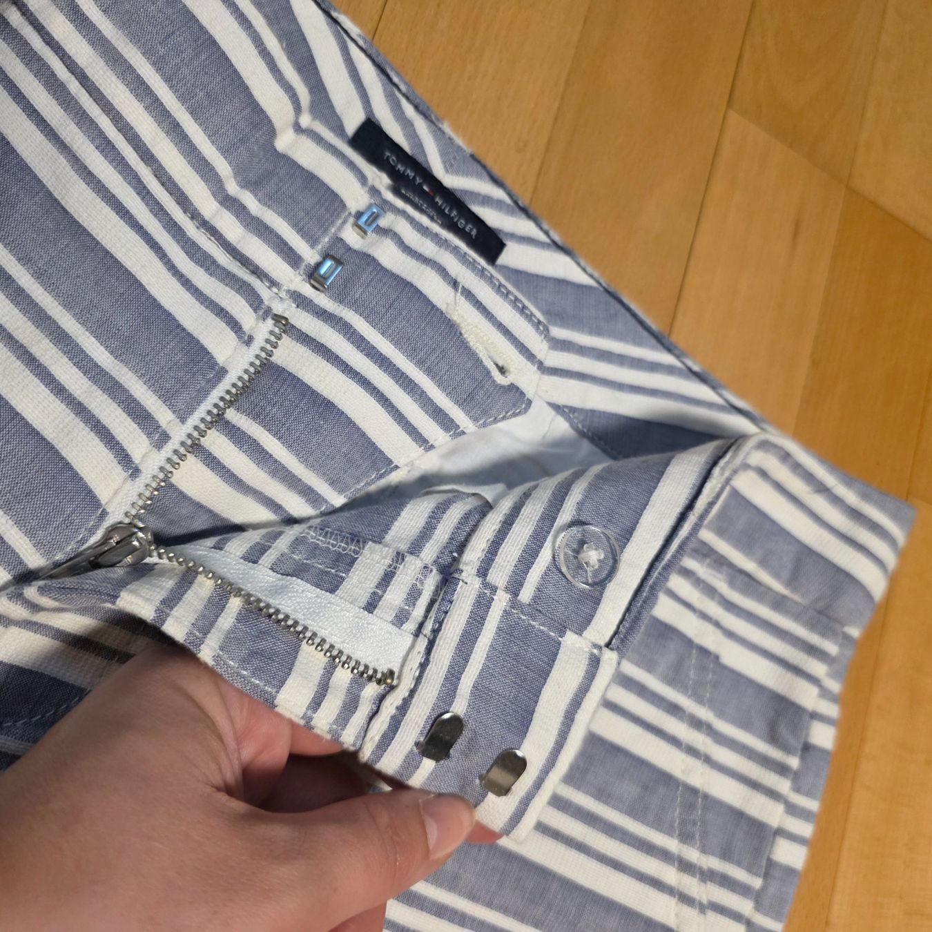 Tommy Hilfiger Pantaloni: Tommy Hilfiger Shorts gestreift Gr.S oder S/M – Usato da Wald ZH venduto da CapLux 8