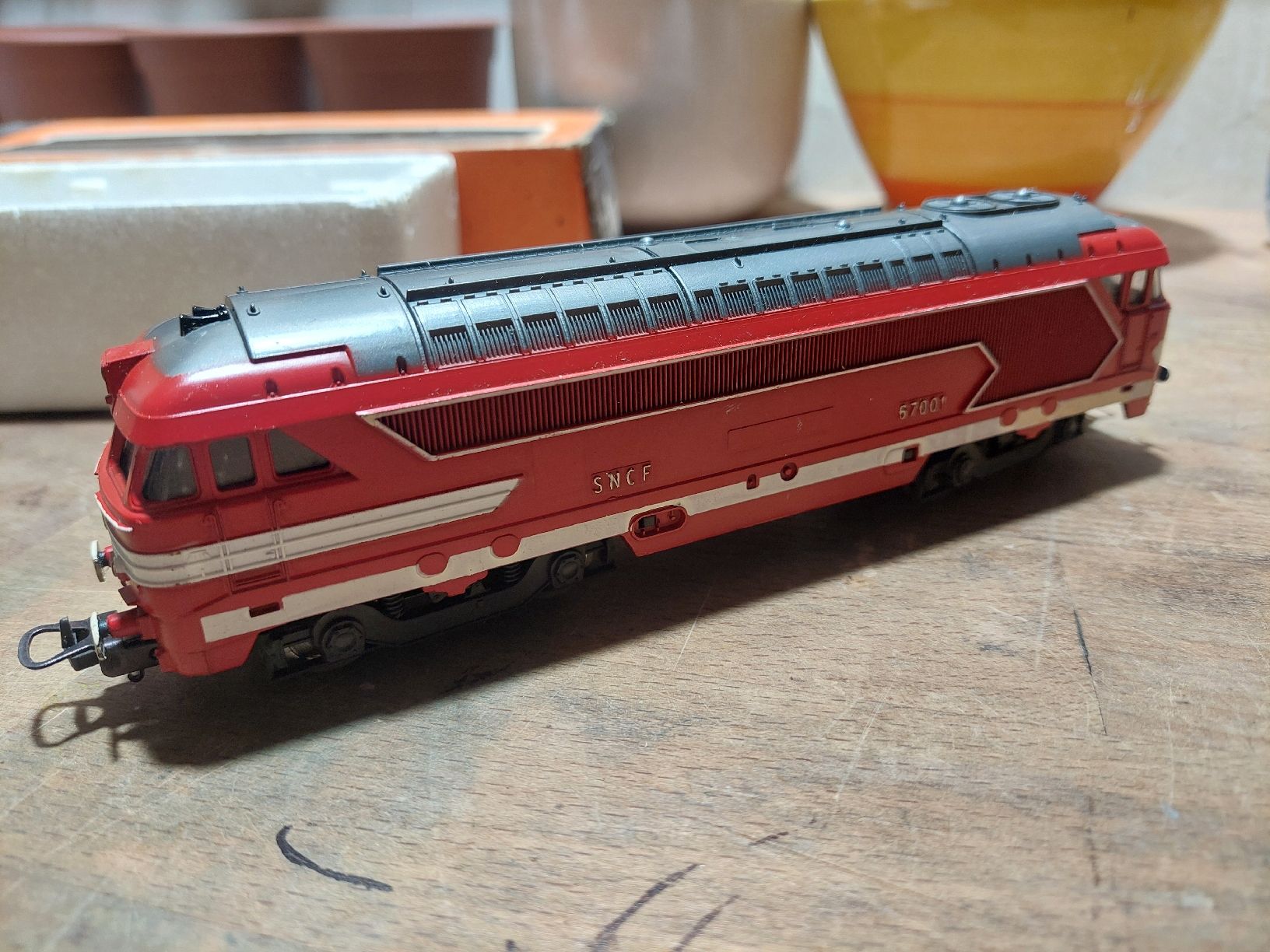 Lima Modelleisenbahnen: Spur H0 Lima Diesellok SNCF – Gebraucht aus Flaach von maniv6 1