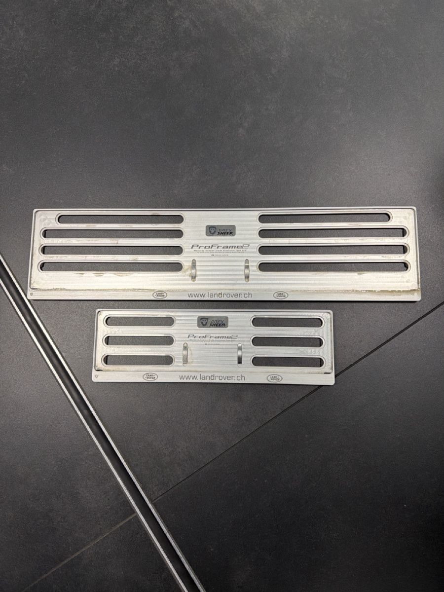 Accessori per altri veicoli: Kennzeichenhalter Pro Frame 2  Land Rover – Usato da Morbio Superiore venduto da Evita785