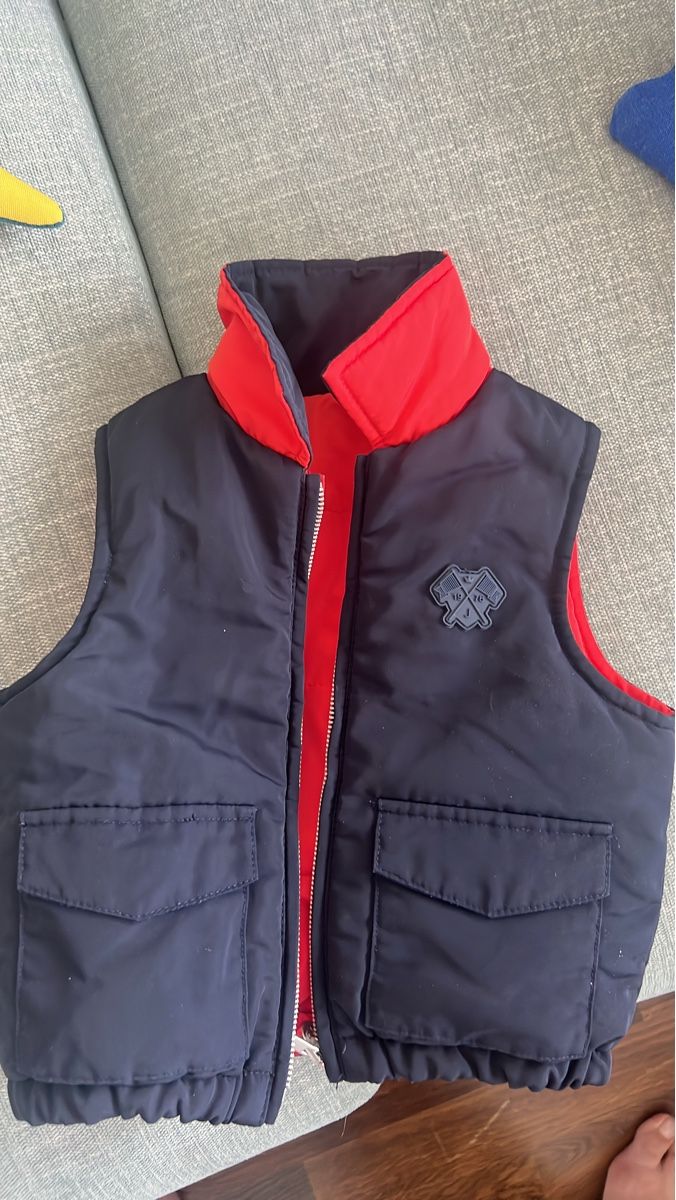 Jacadi Altro abbigliamento per bambino: Jacadi vest, double sided blue/ red 74/ 81cm – Usato da Zürich venduto da tan_8nxr