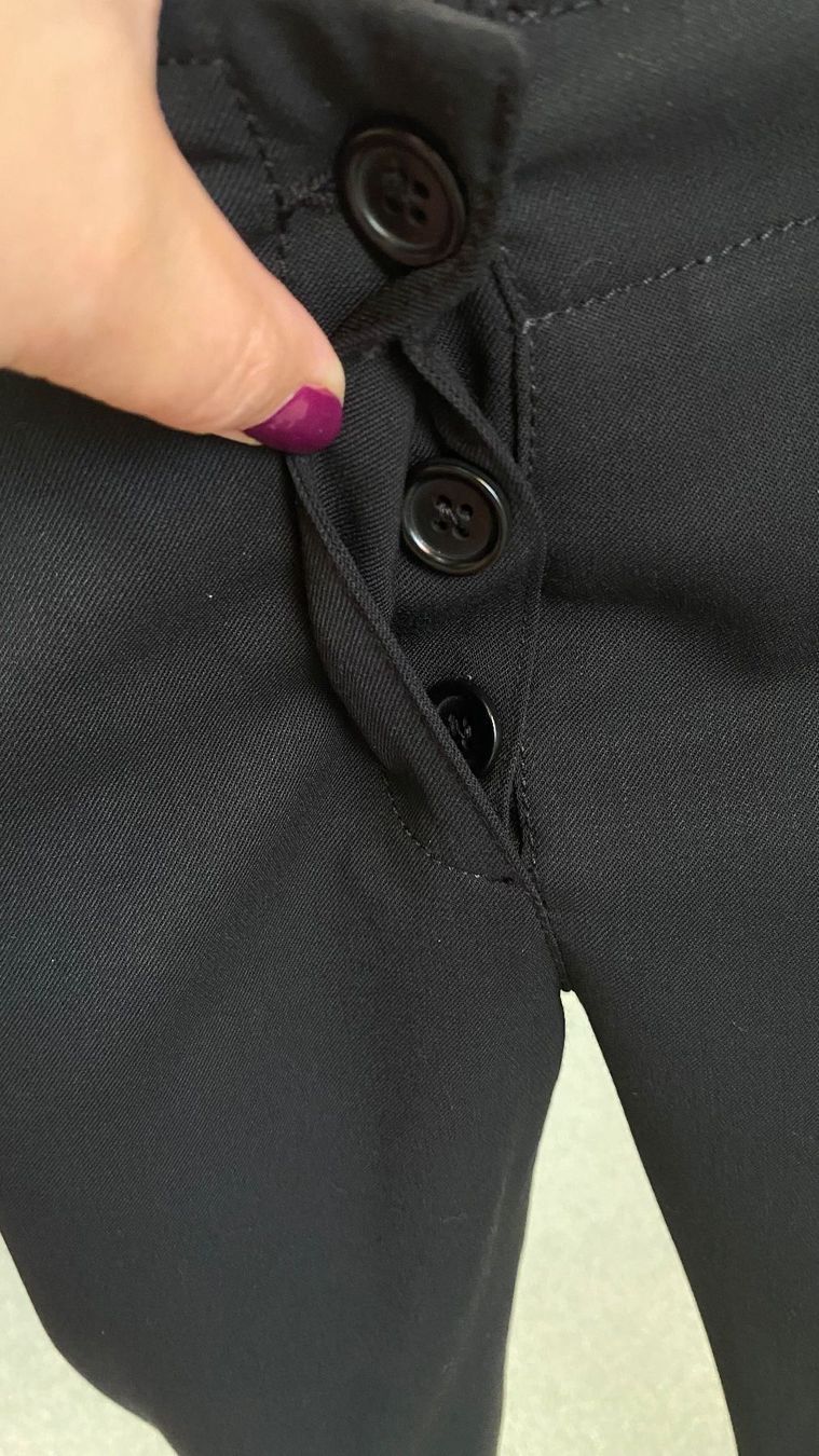 Prada Pantaloni: Prada Hose Gr 44 – Nuovo e nell'imballaggio originale da Lachen SZ venduto da HelvetiaLuxury 1