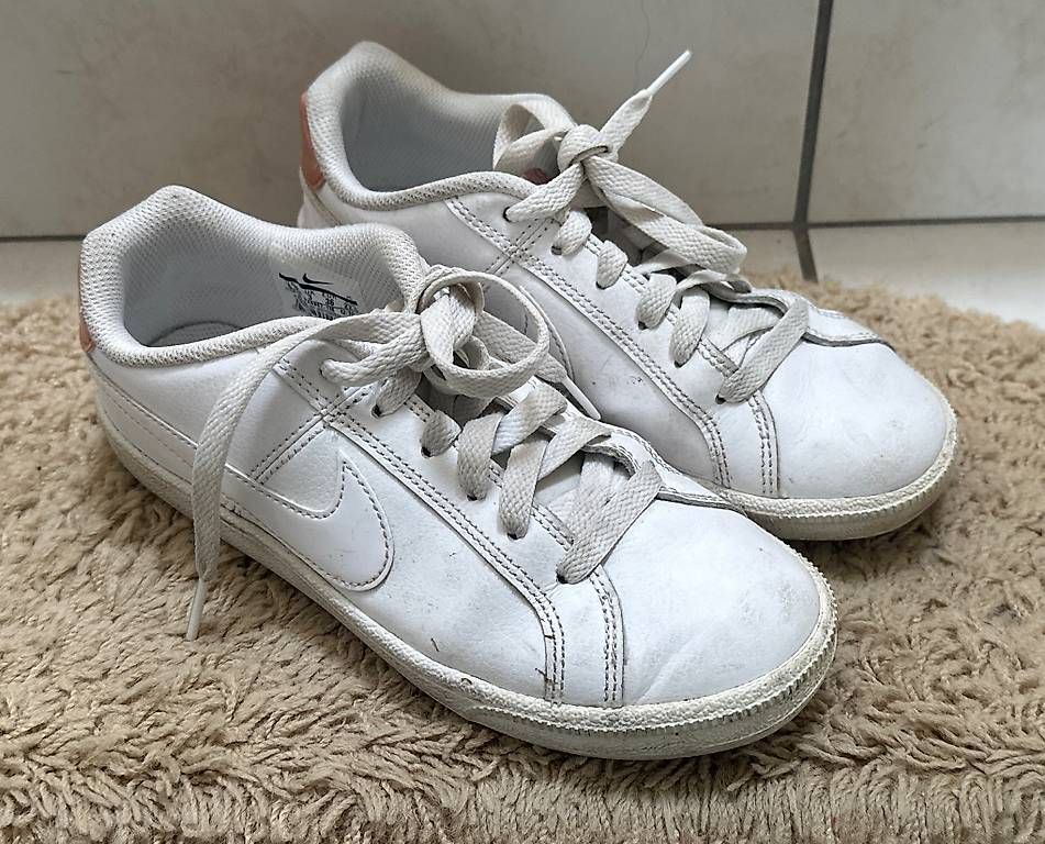 Scarpe da donna: Schuhe 36 Nike – Usato da Fehren venduto da Flugzeug1177