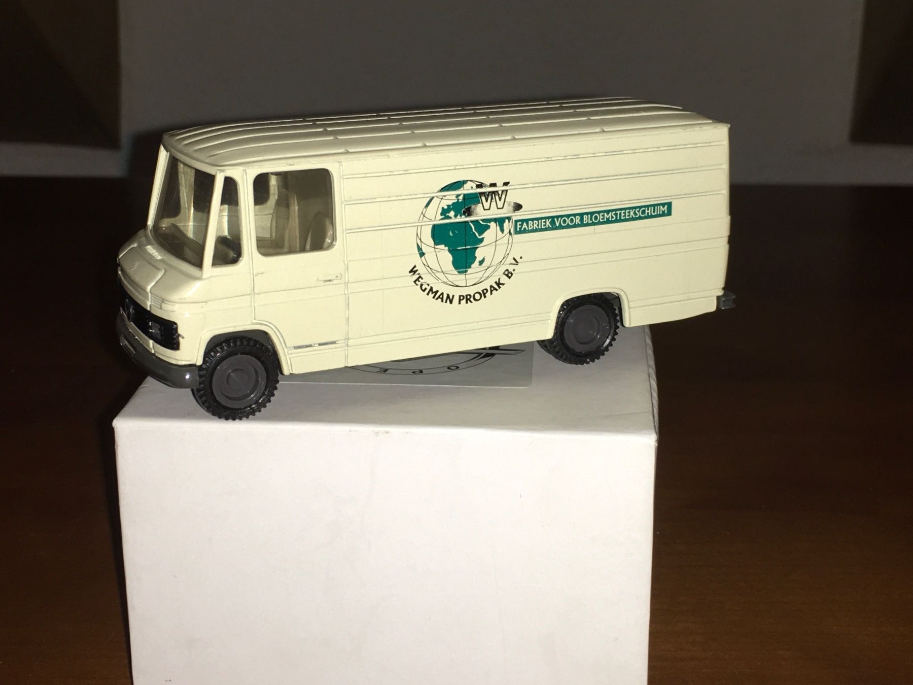Mercedes-Benz Modellini d'auto: Mercedes-Benz L 406 - 1/50 Cursor Modell – Usato da Wohlen AG venduto da PrivatSammlung